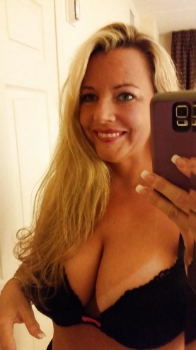 Dressing Room Mature - #28