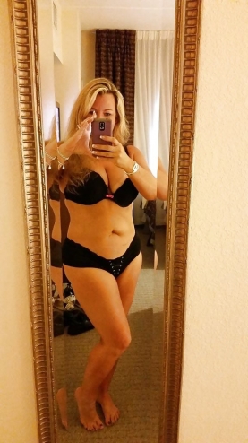 Dressing Room Mature - #29