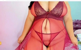 latina-chubby-bbw-dances-in-lingerie