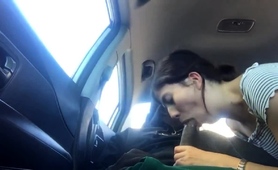 Horny Amateur Babe Deepthroats A Big Black Cock In The Car