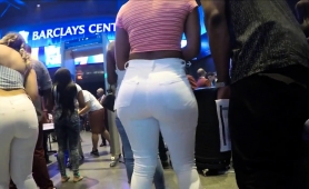 voyeur-follows-a-sexy-amateur-babe-with-a-big-round-booty